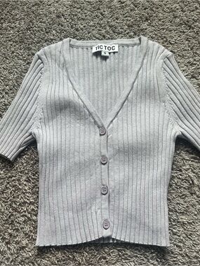 Tic Toc Ribbed Button-Front V-Neck Top in Light Purple